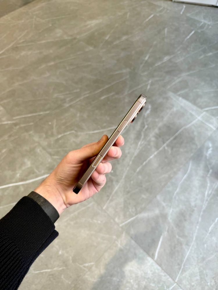 Б/у iPhone 16 Pro Max 256Gb Desert Гарантия от Магазина и Apple