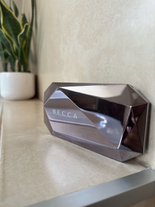 Paleta rozświetlaczy becca