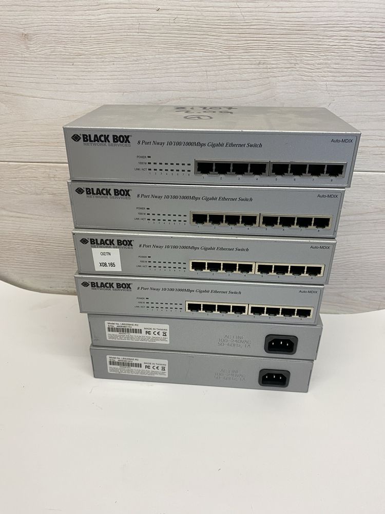 Мережевий комутатор BLACK BOX LBS209AE-R2 – 8x Gigabit, вживаний