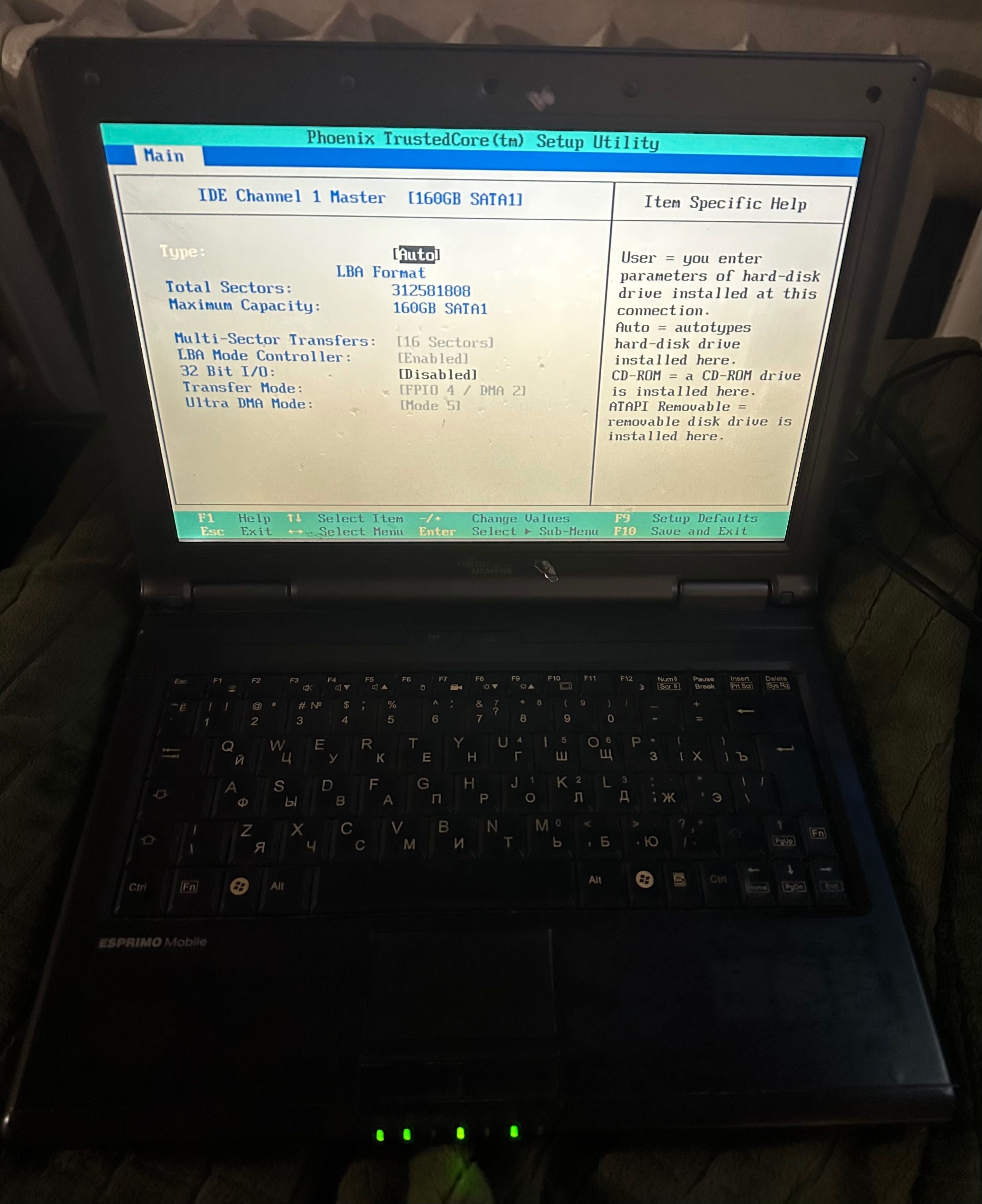 Ноутбук Fujitsu-Siemens Esprimo U9200