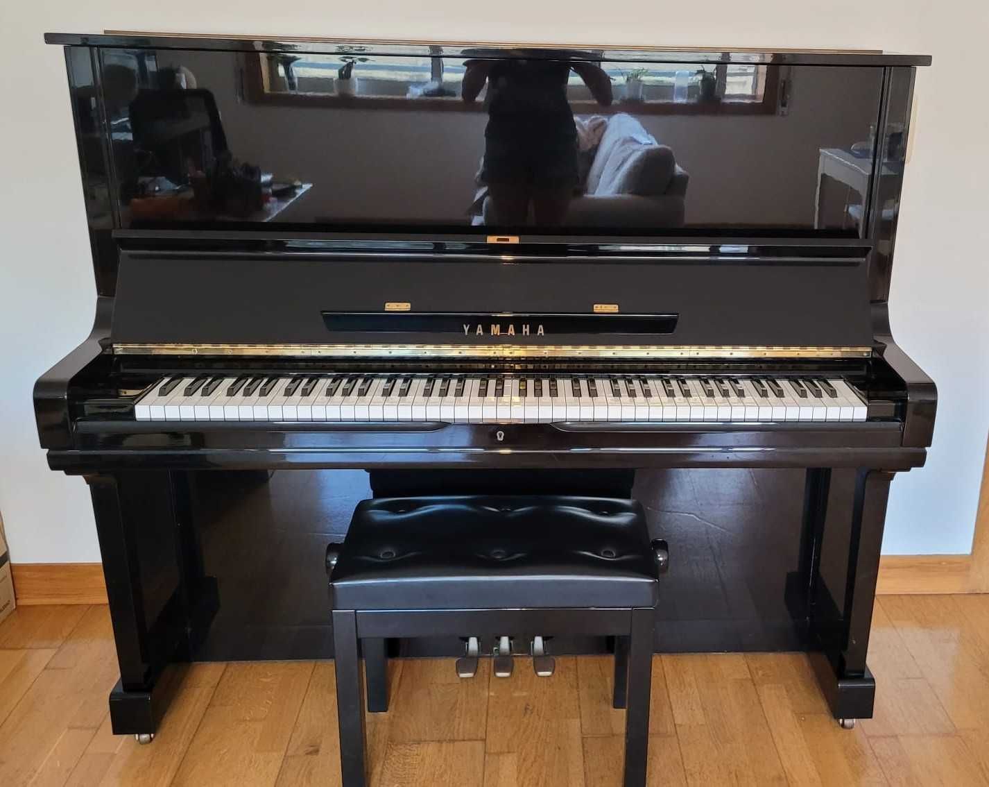 Piano vertical Yamaha U3 muito bom estado