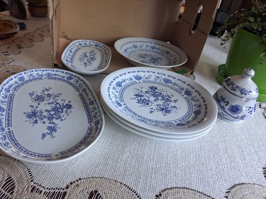 Zestaw talerzy porcelana wzór cebulkowy