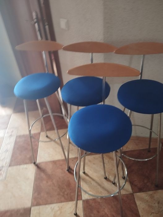 Sprzedam hokery z blatem i nogą do blatu- komplet