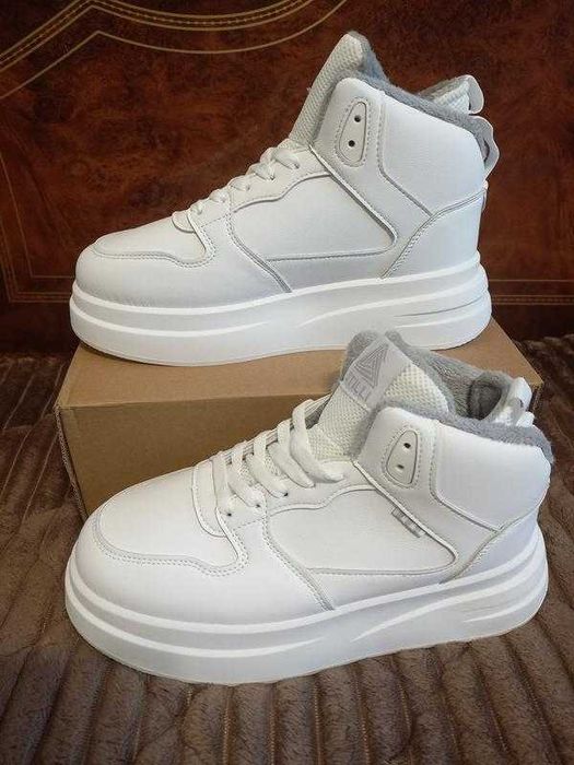 Акція кросівки жіночі шкіряні зимові високі хутро stilli