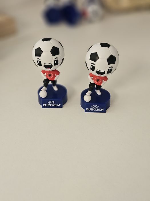 Jogadores com cabeça de bola europeu