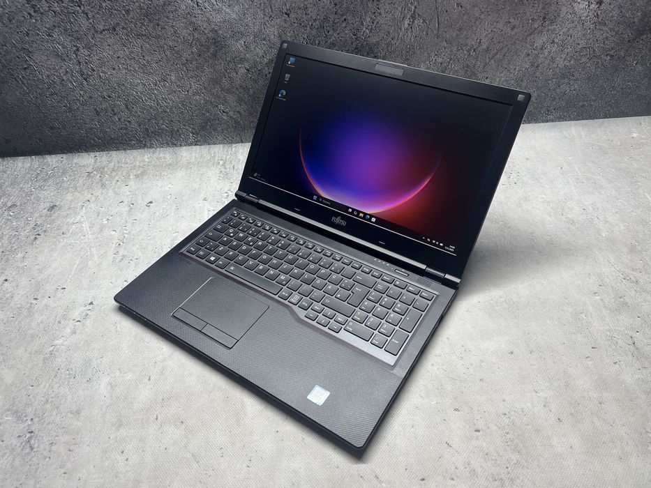 Fujitsu / i5 8265u 3.9GHz / 16GB DDR4 / 256SSD / 15.6 FHD / W11 Pro