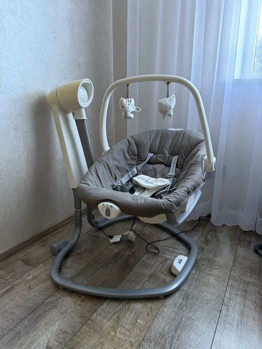 Дитяче крісло-качелька Joie