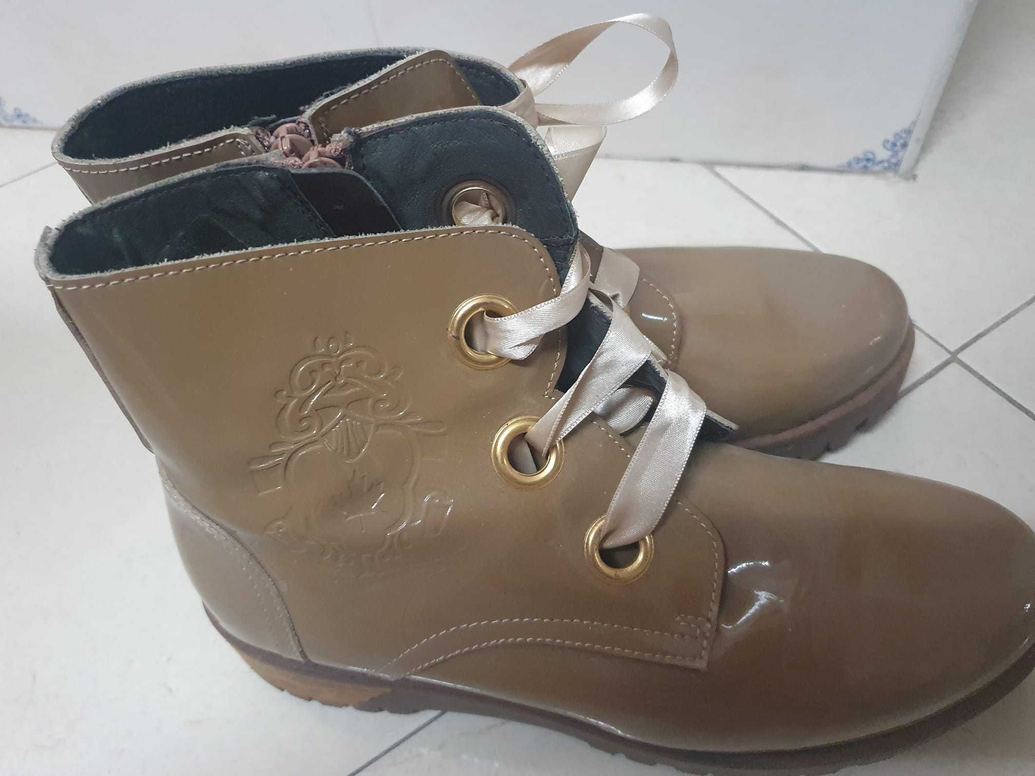 Botas tipo verniz, N.39, Castanho claro