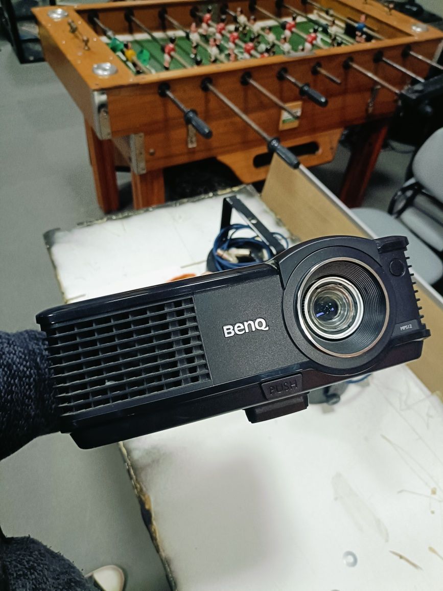Projetor BENQ MP512 - LCD com falhas nos píxeis