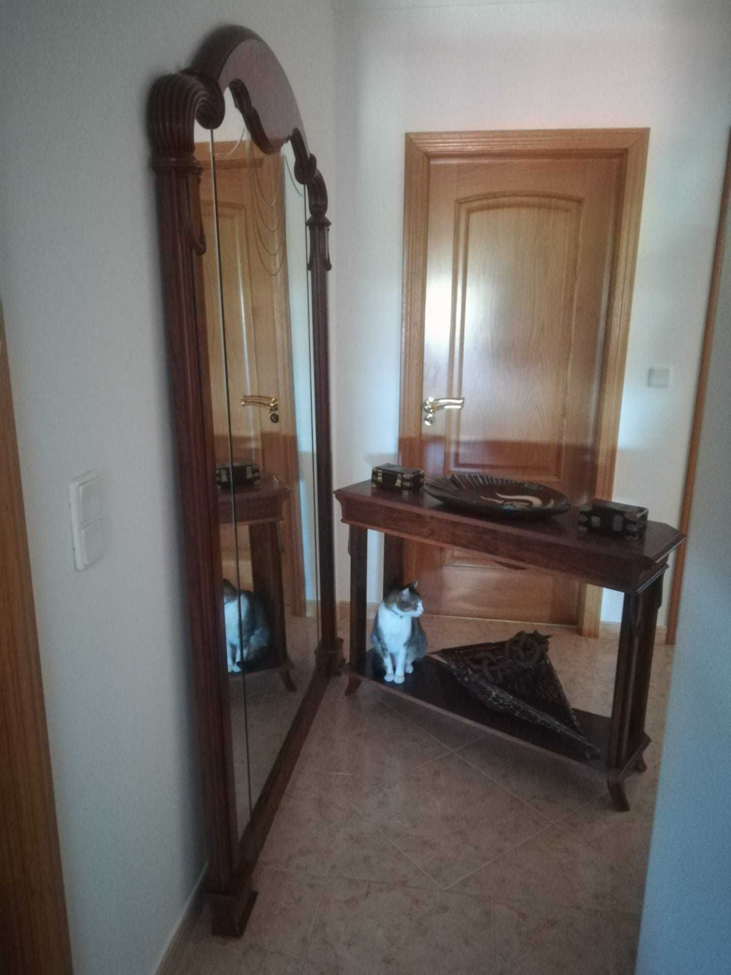 Espelho antigo de madeira maciça