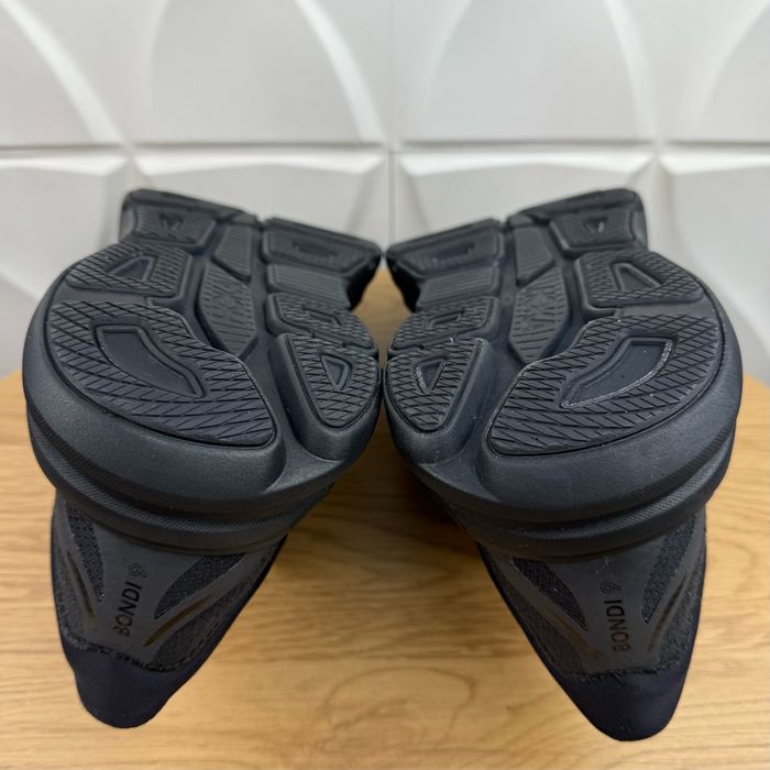 Оригінальні кросівки Hoka bondi 9