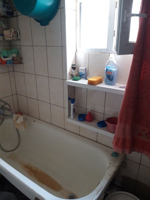 Продаётся домовладение - два жилых дома в одном дворе, большой огород
