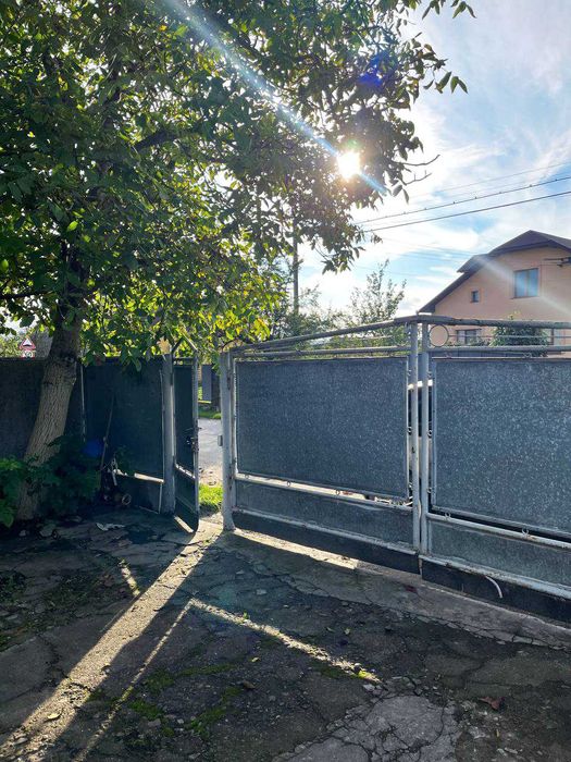 Продам великий будинок, Угорники