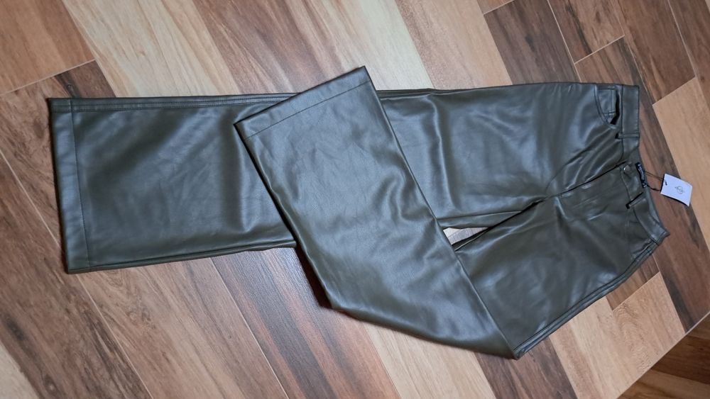 Nowe spodnie z ekoskóry z szerokimi nogawkami Stradivarius r.36 khaki