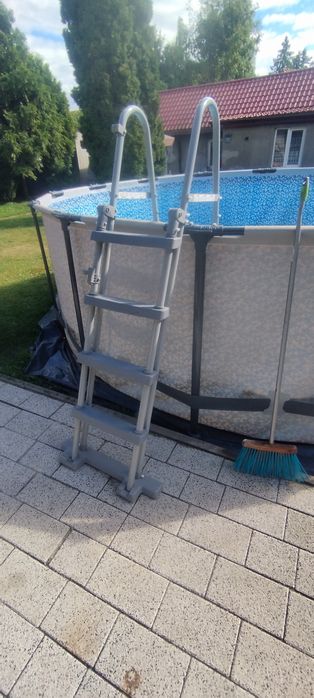 Basen duży z drabinką