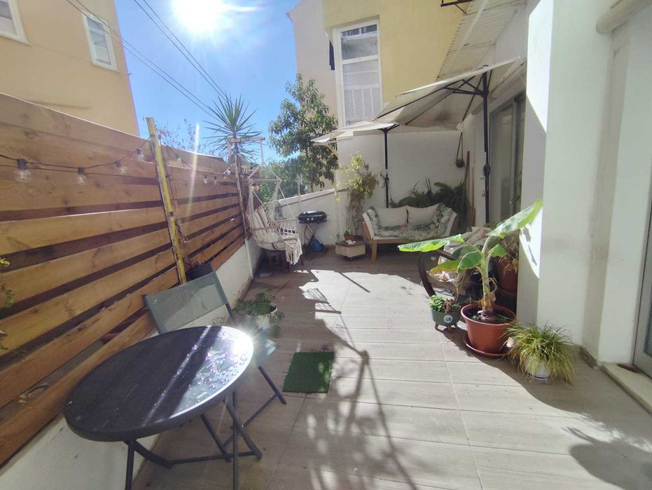 T2 com Quintal, Almada Centro