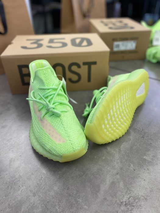 Мужские текстильные кроссовки Yeezy Boost 350 V2 Glow изи буст ob291