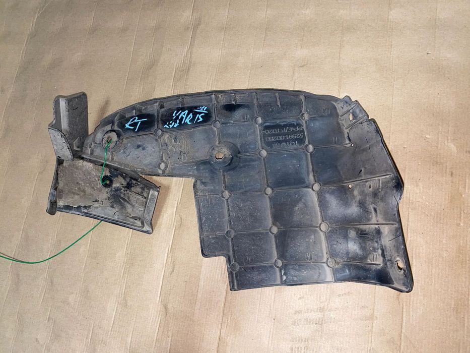 Chlapacz 52591-0D280 Toyota Yaris III lift 2019r prawy tył OE