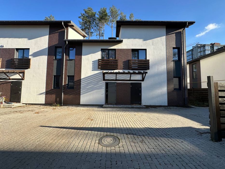 Крутий таунхаус в котеджному містечку. Чистове оздоблення.