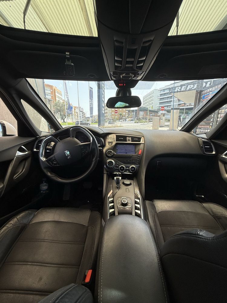 Citroën DS5 2.0 HDi – Potência, Estilo e Conforto