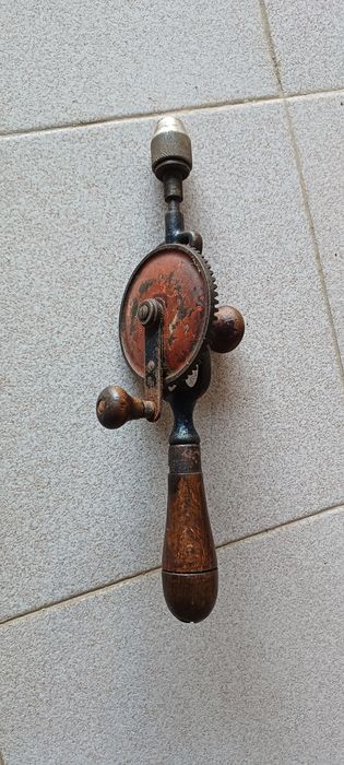 Berbequim furadeira manual antigo