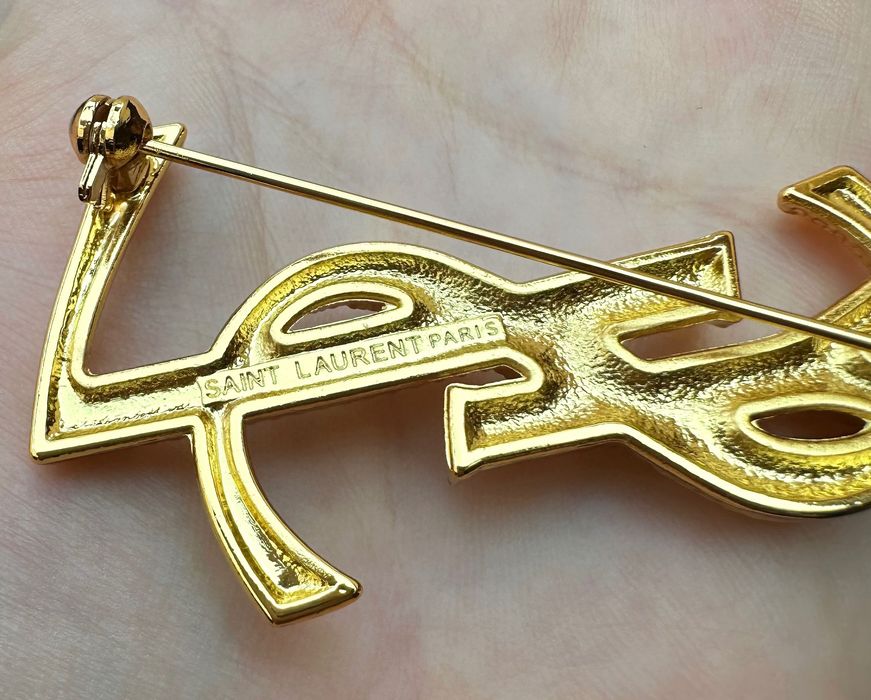 Broszka złota snake