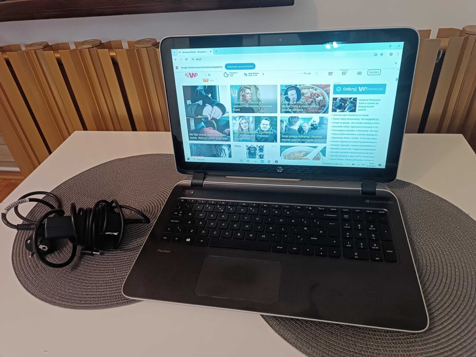 HP Pavilion 15-p158sa z dotykowym ekranem, AMD A10, 8 GB / 1,5 TB HDD