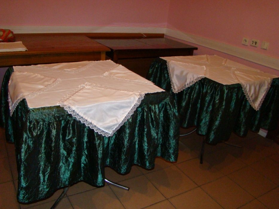 Скатерть праздничная, комплект для 4-х гостей на один стол