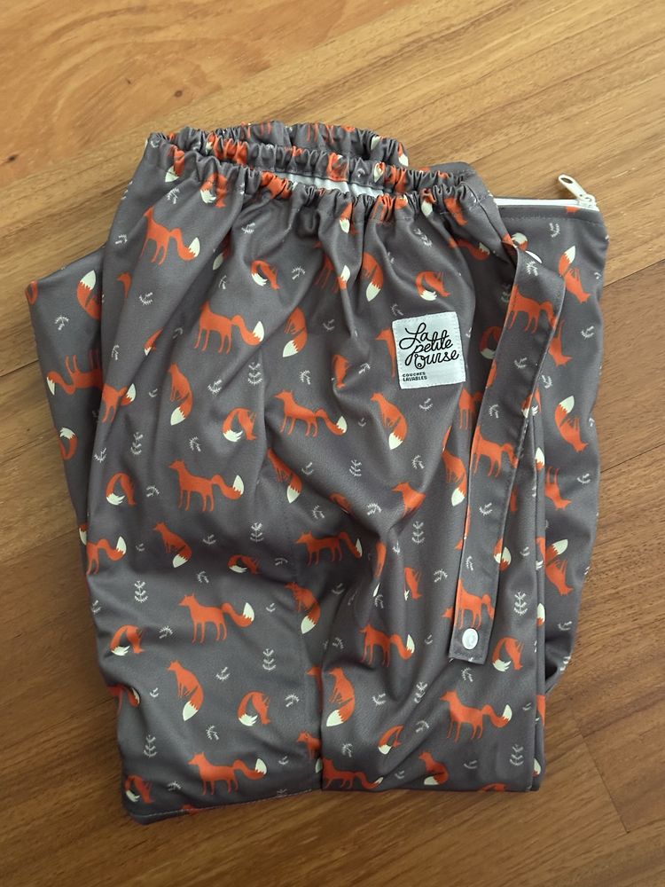 Caixote de fraldas reutilizáveis + 2 sacos