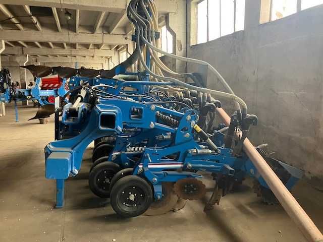 Strip-Till 8-rzędowy CARRE INRO + zbiornik MONOSEM, stan bardzo dobry