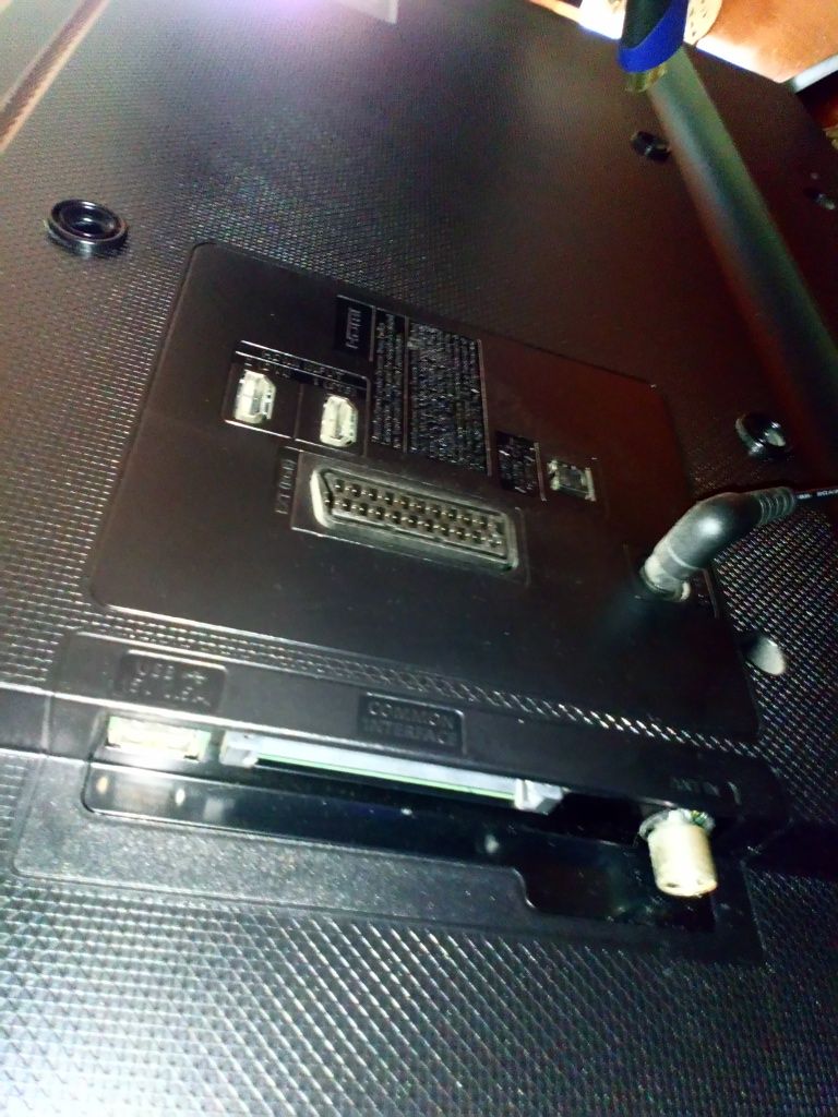 TV LCD SAMSUNG com receptor digital (DVB-T)