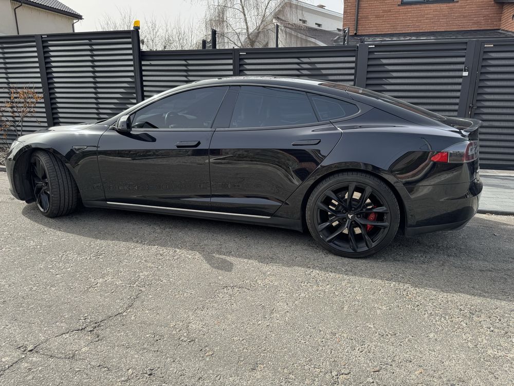 Tesla model s p85d