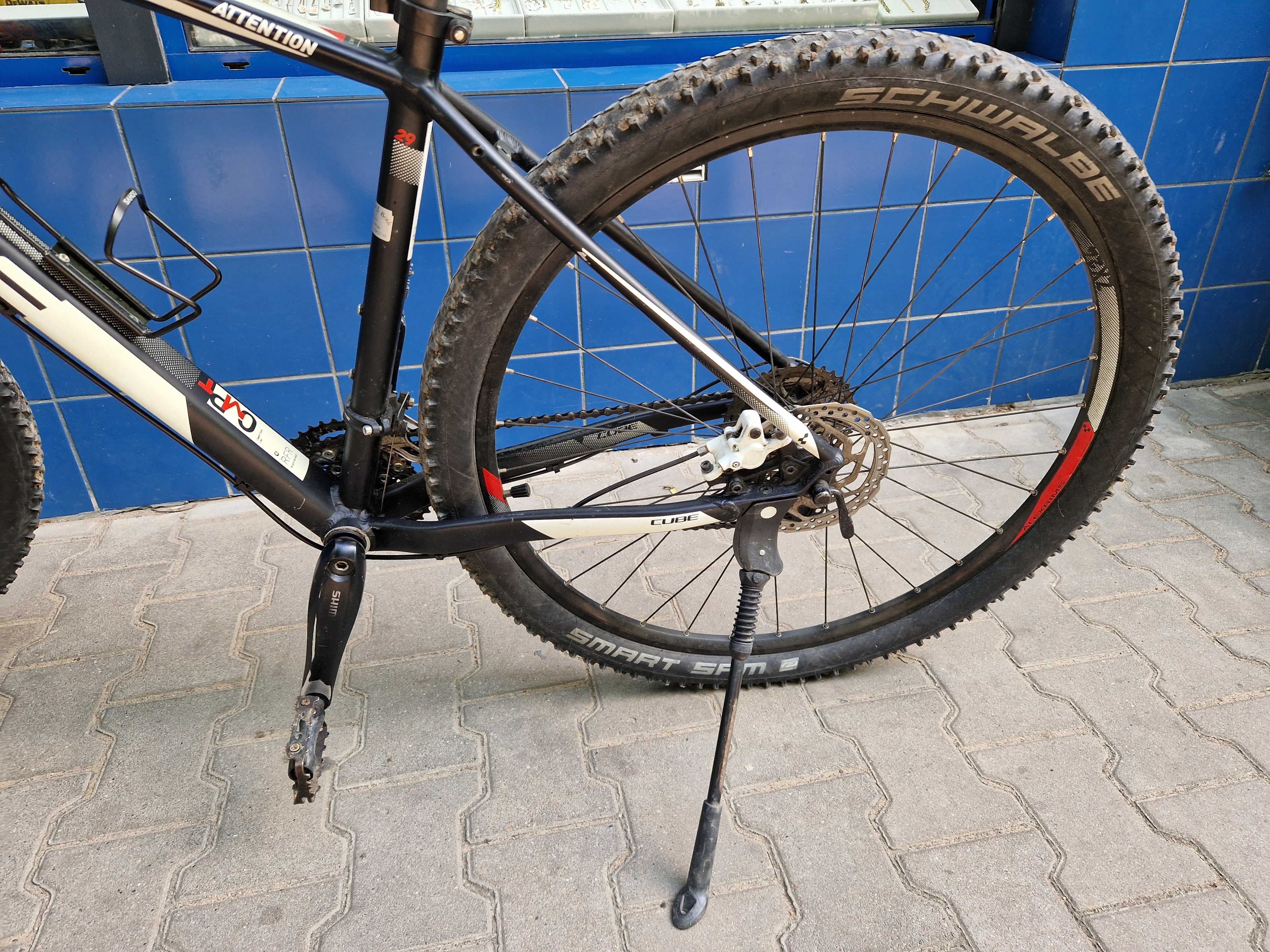 Rower MTB Cube attention