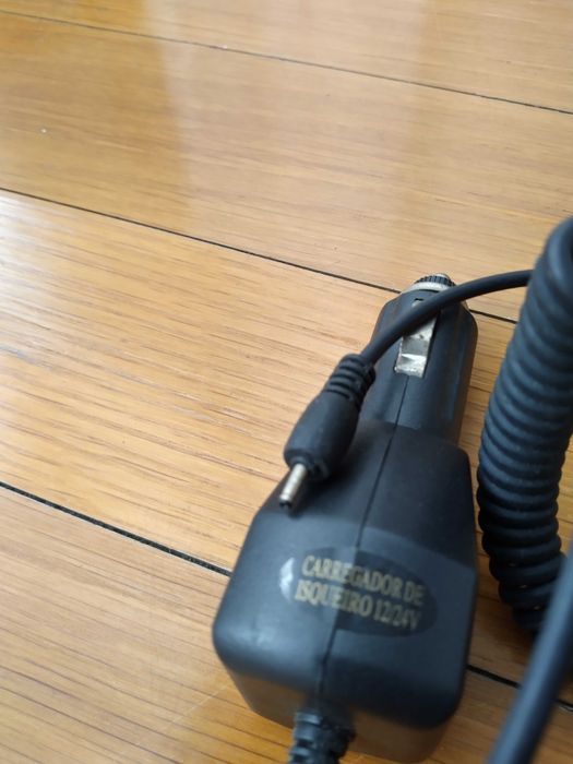 Carregador de isqueiro Nokia antigo