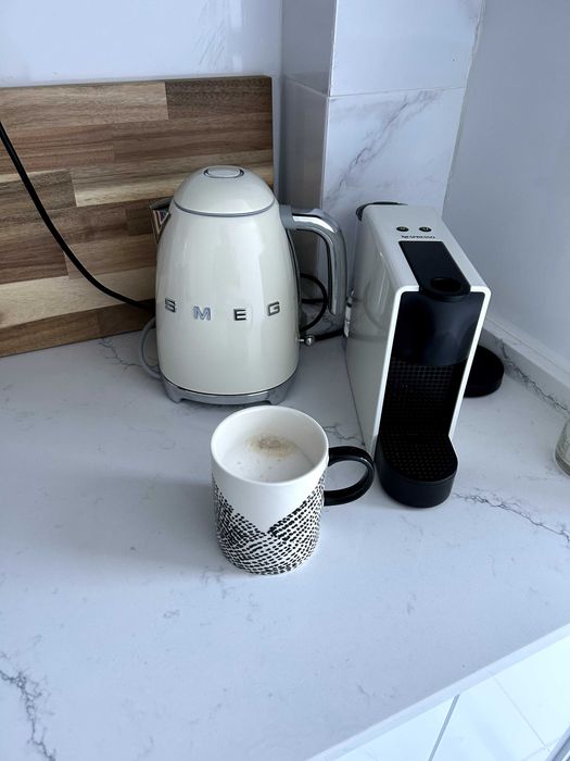 Essenza Mini Nespresso Intense Pure White C30/Branca