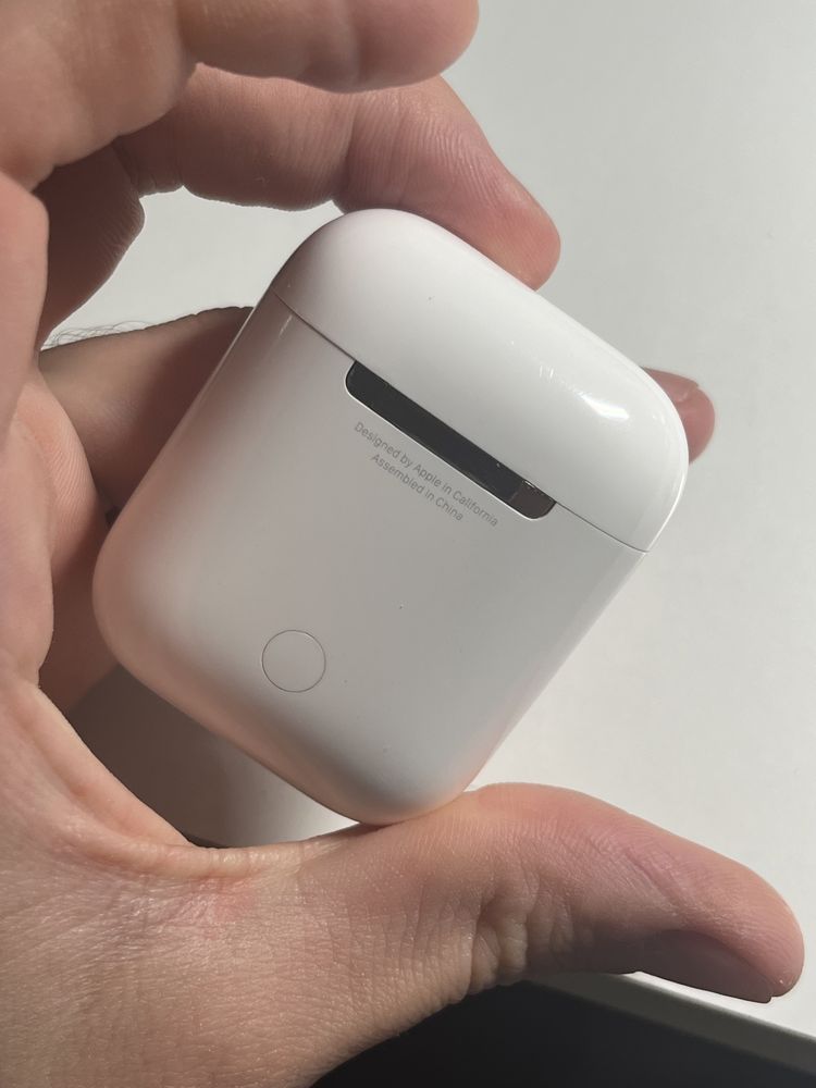 Etui Ladujace Airpods 2 Stan idealny A1602