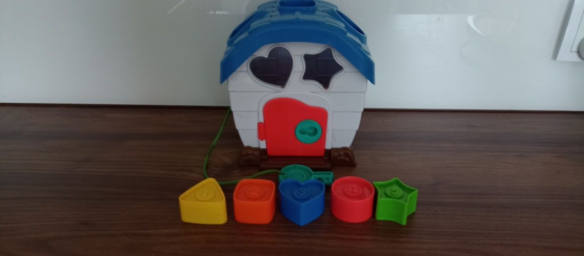 Domek z kluczykiem i klockami