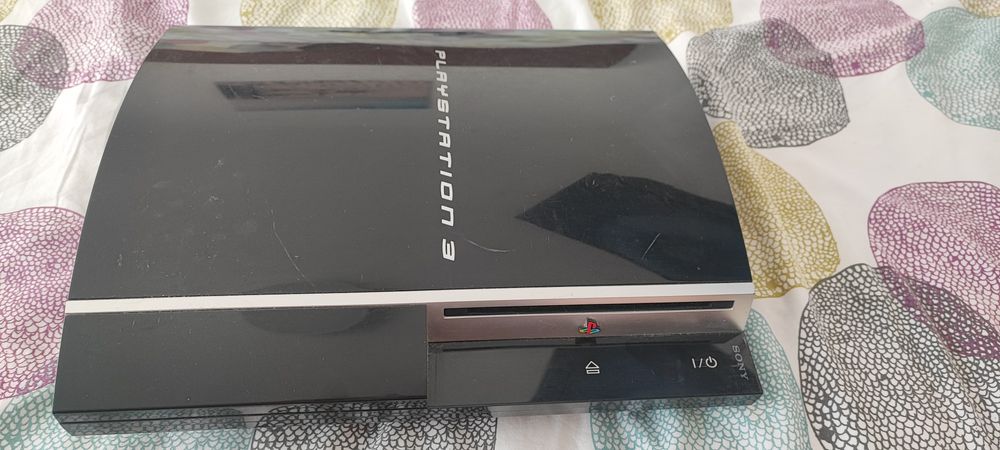 PlayStation 3 (não trabalha) + jogos