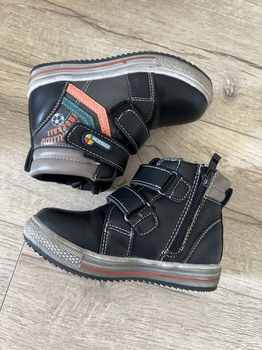 Демісезонні черевики для хлопчика 25 р