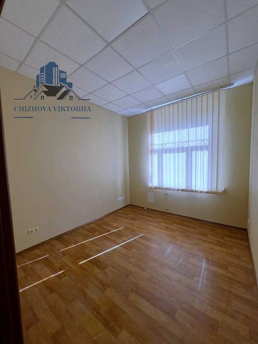 Продам офисное момещение. Отличная локация. Левый берег