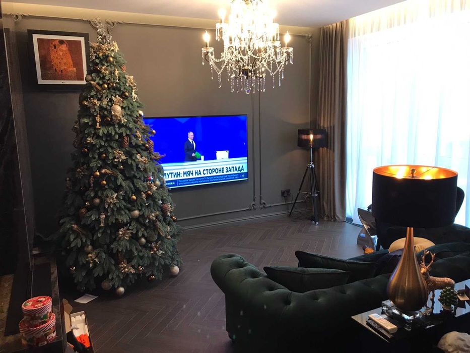 Установка кріплення для телевізора на стіну. Монтаж кронштейна. Києв.