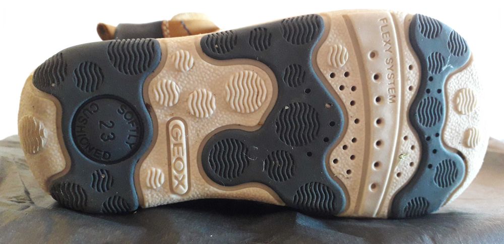 Botas de criança n°23 (COMO NOVAS)