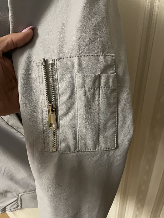 Куртка- бомбер з штучної шкіри S