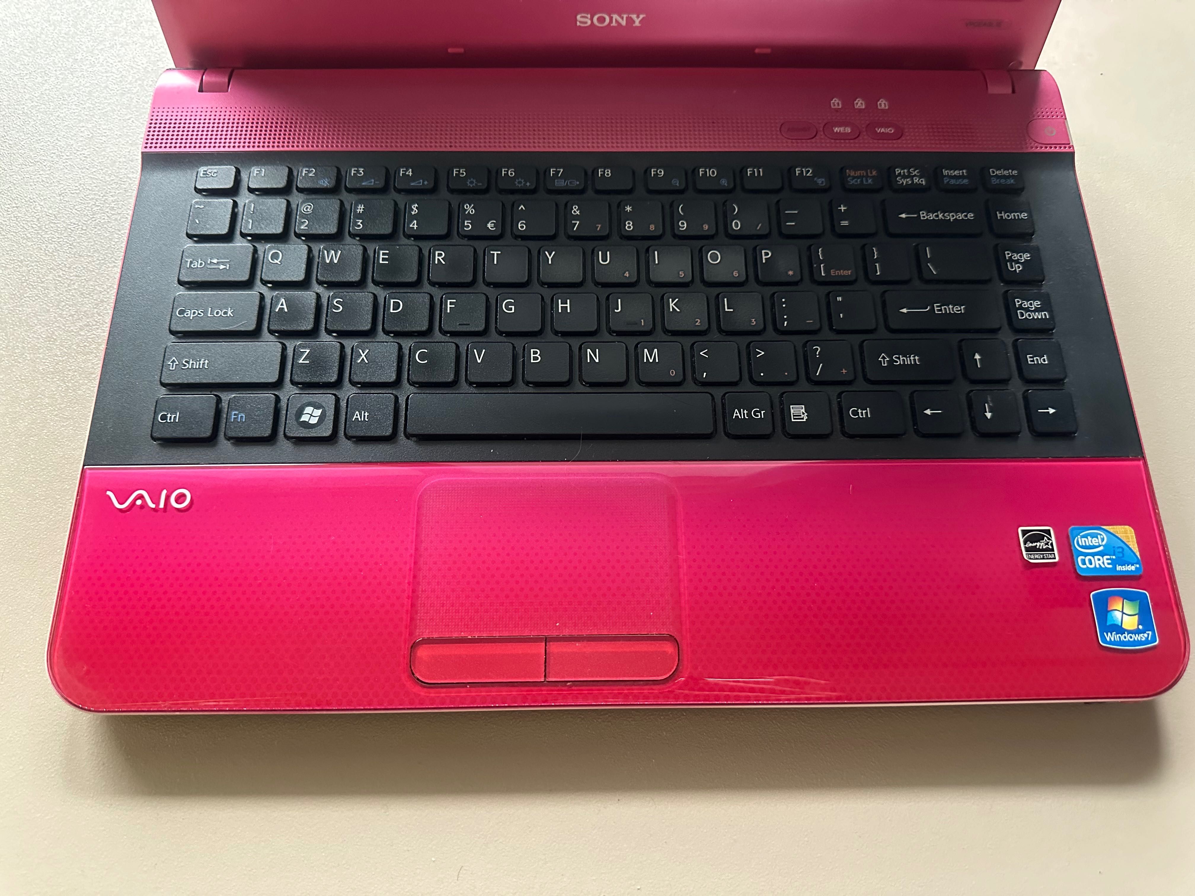 Laptop Sony Vaio różowy