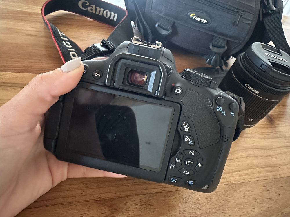Camera Canon EOS Rebel T5i