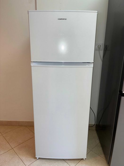 Frigorífico 2 portas CONFORTEC - 204 litros