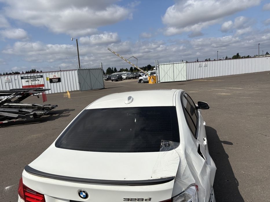 BMW 328d F30 2.0 дизель в дорозі