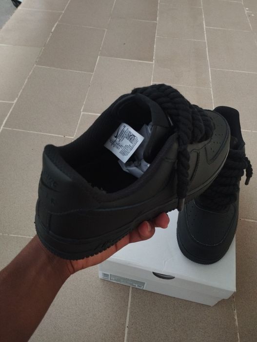 Nike Air force preto com cordão
