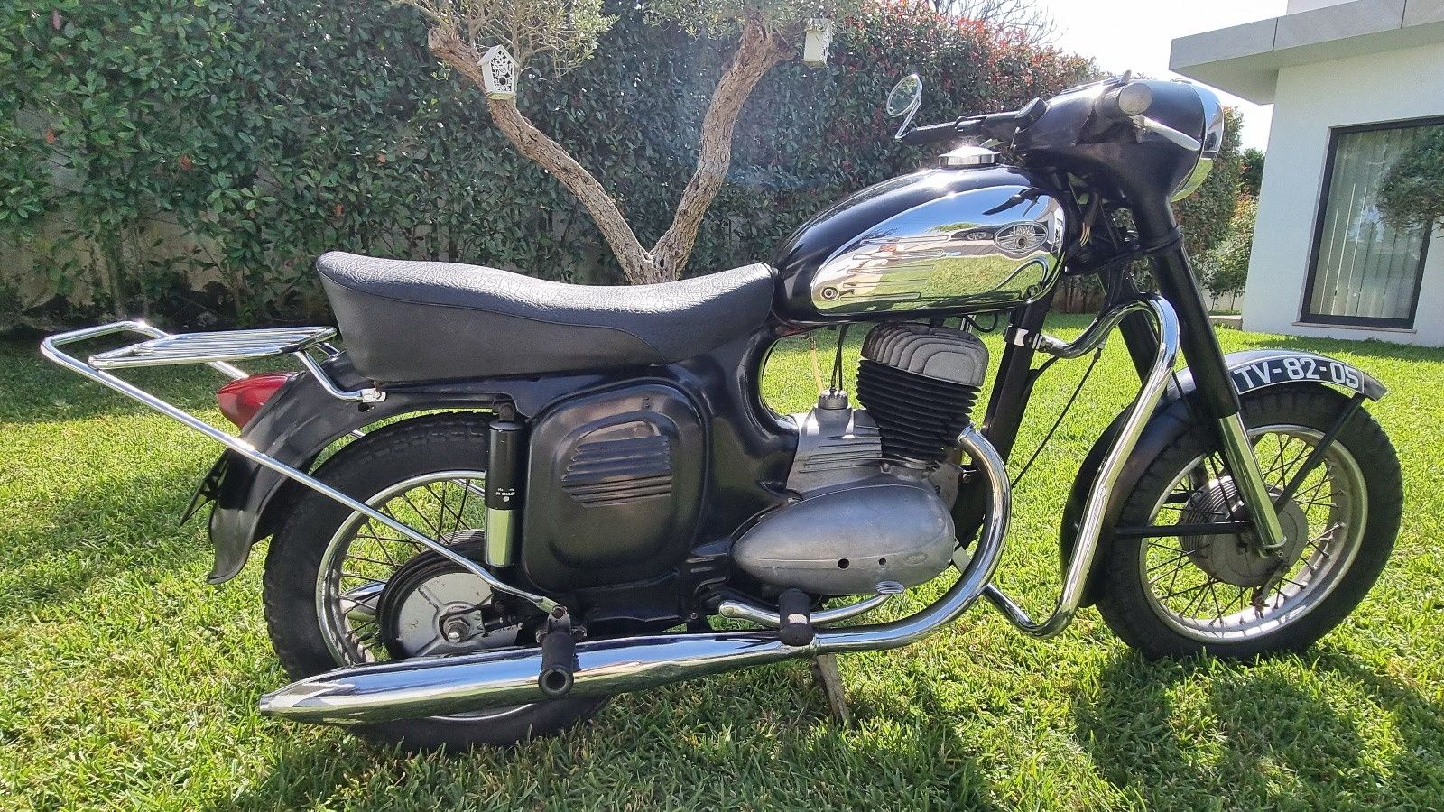 Mota Jawa 250 de origem