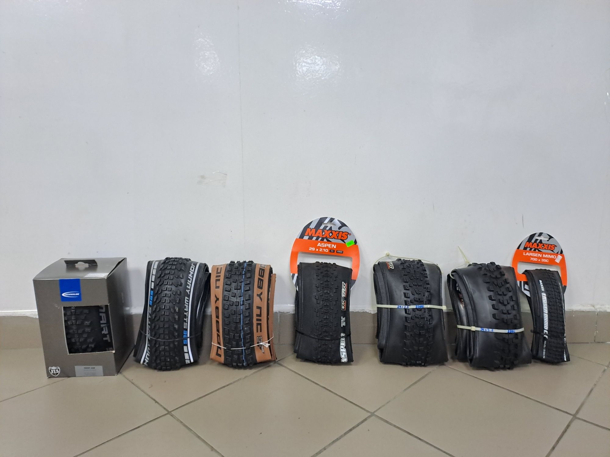 Покришки Schwalbe Smart Sam, Hurricane, Marathon, Maxxis, Continental